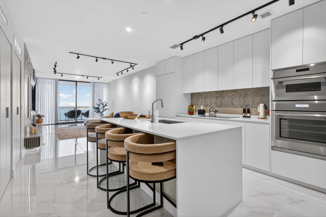 For Rent: $11,000 (3 beds, 3 baths, 1545 Square Feet)