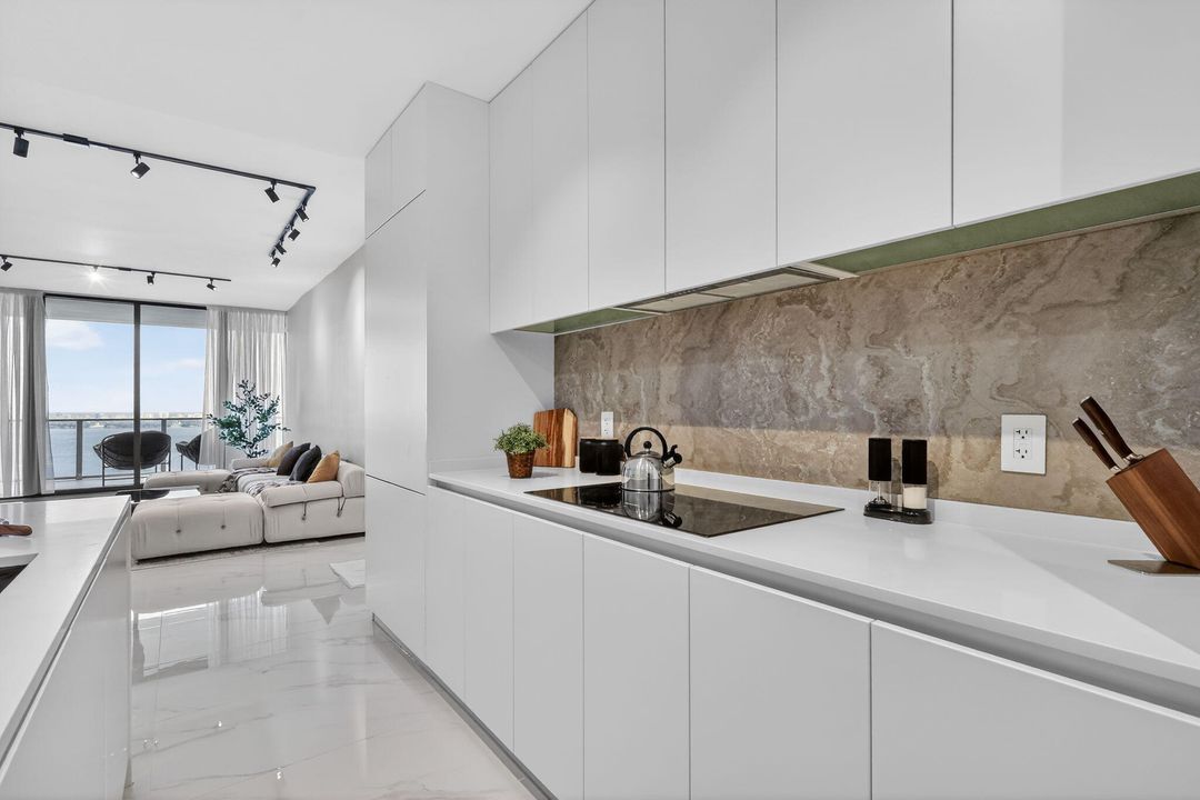 For Rent: $11,000 (3 beds, 3 baths, 1545 Square Feet)