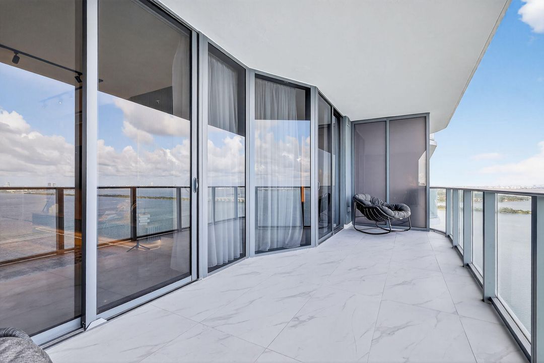 For Rent: $11,000 (3 beds, 3 baths, 1545 Square Feet)