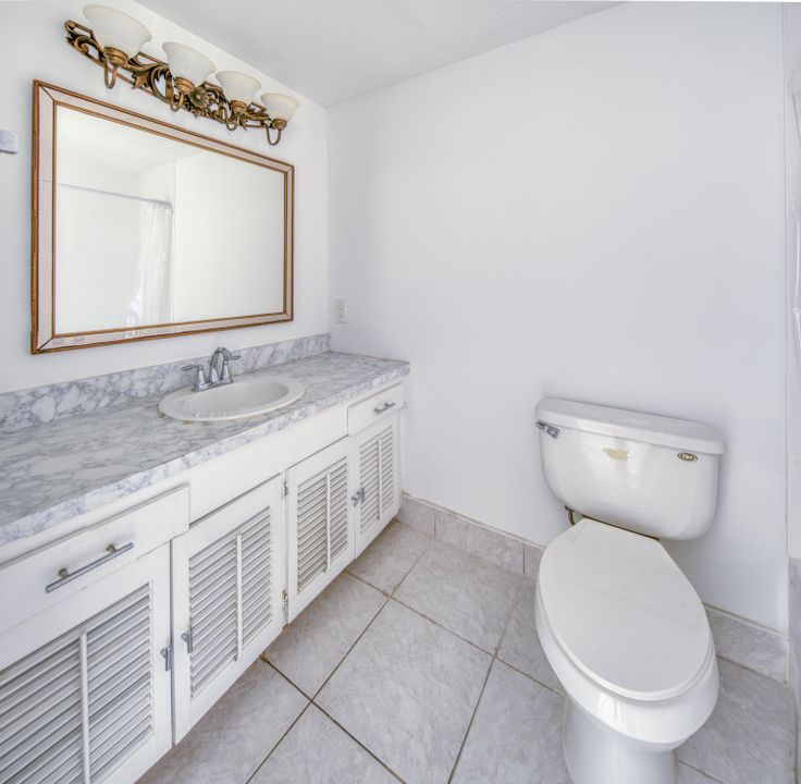 For Sale: $219,000 (1 beds, 1 baths, 550 Square Feet)