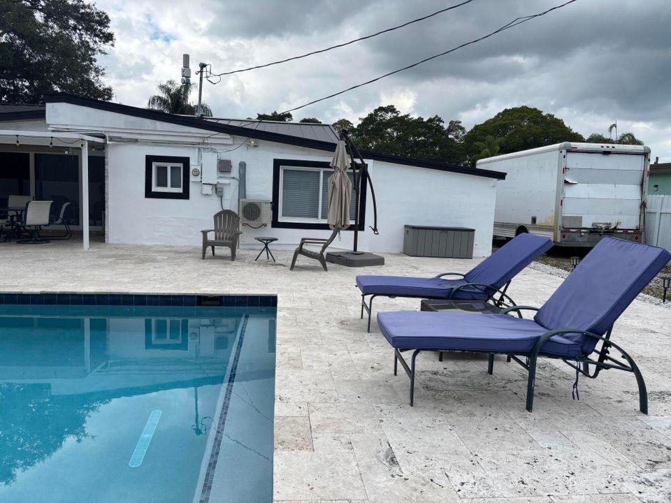 En Venta: $720,000 (3 camas, 2 baños, 1421 Pies cuadrados)