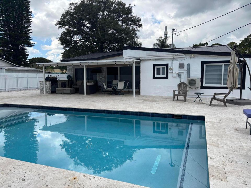 En Venta: $720,000 (3 camas, 2 baños, 1421 Pies cuadrados)