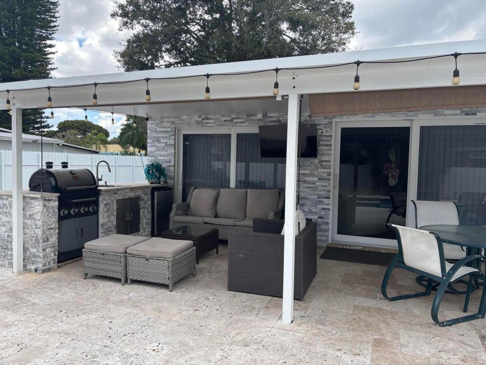 En Venta: $720,000 (3 camas, 2 baños, 1421 Pies cuadrados)