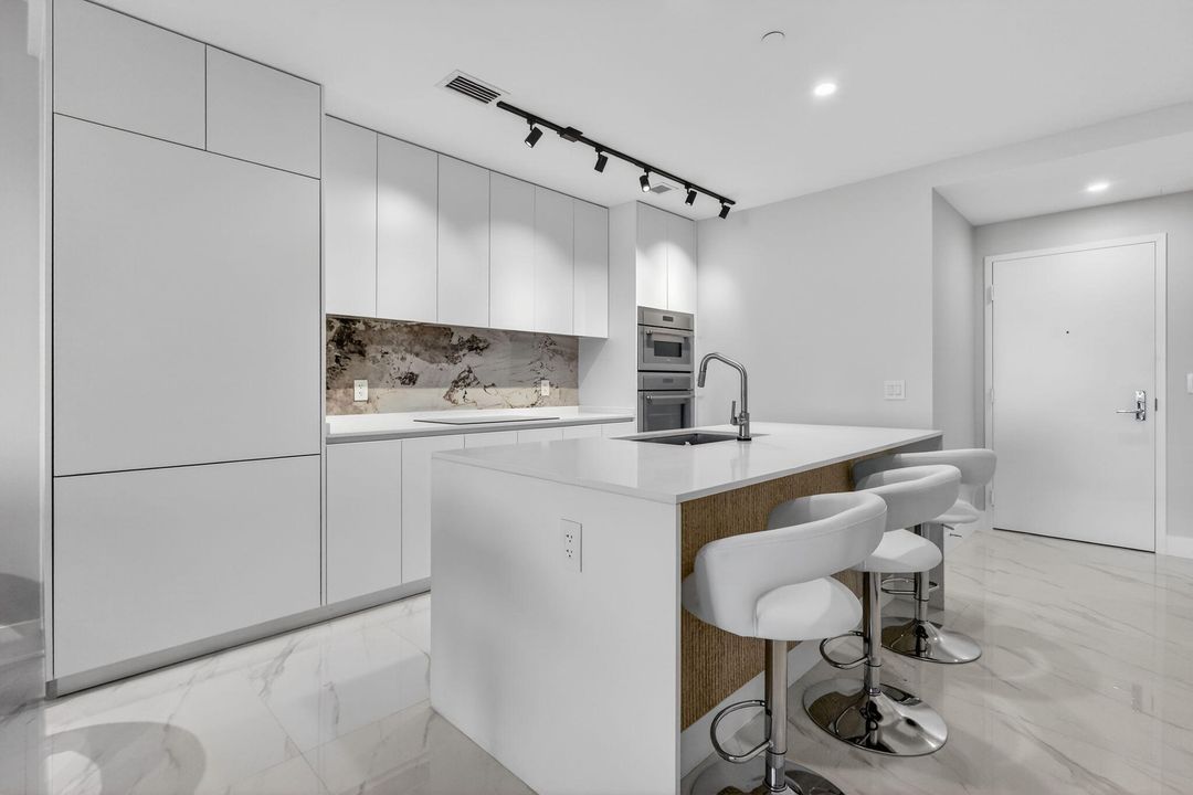 For Rent: $10,500 (3 beds, 3 baths, 1545 Square Feet)