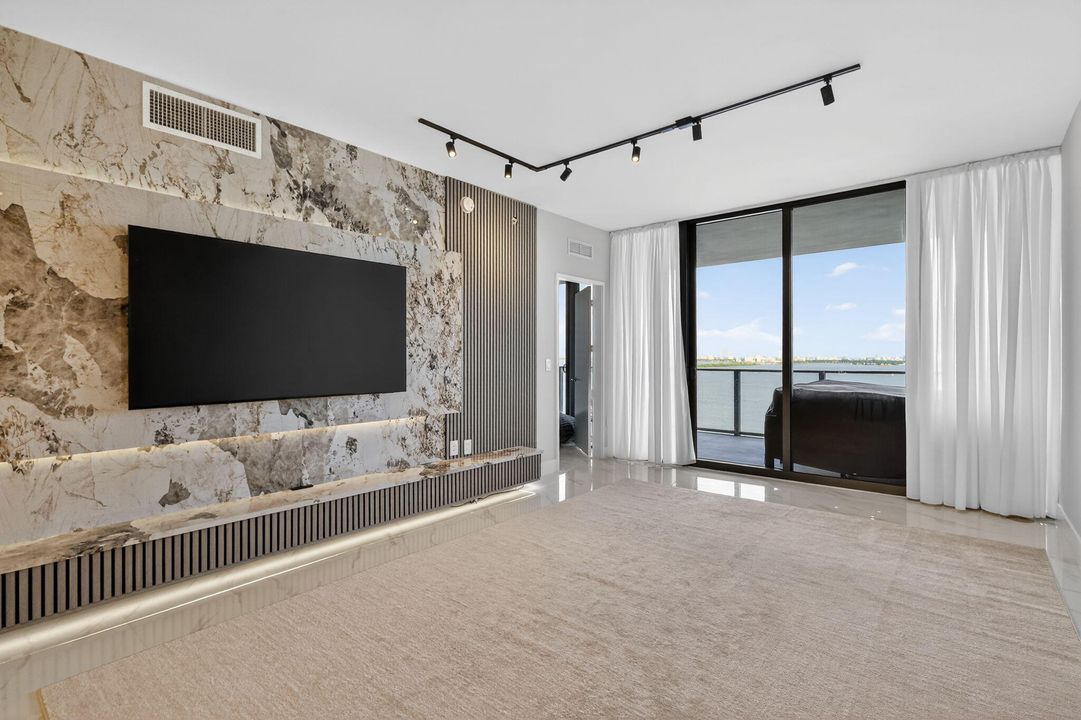 For Rent: $10,500 (3 beds, 3 baths, 1545 Square Feet)