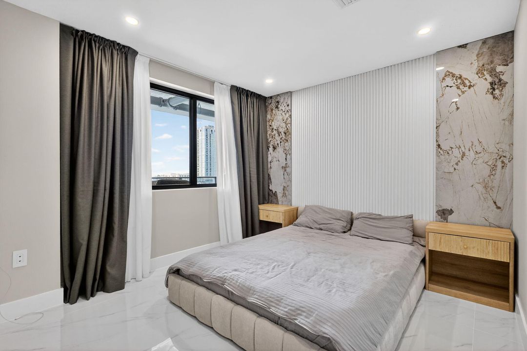 For Rent: $10,500 (3 beds, 3 baths, 1545 Square Feet)