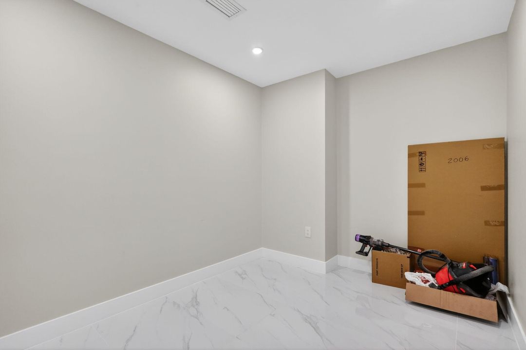 For Rent: $10,500 (3 beds, 3 baths, 1545 Square Feet)