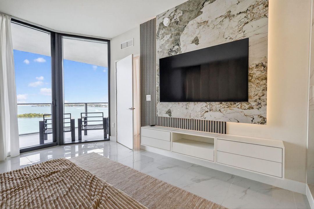 For Rent: $10,500 (3 beds, 3 baths, 1545 Square Feet)