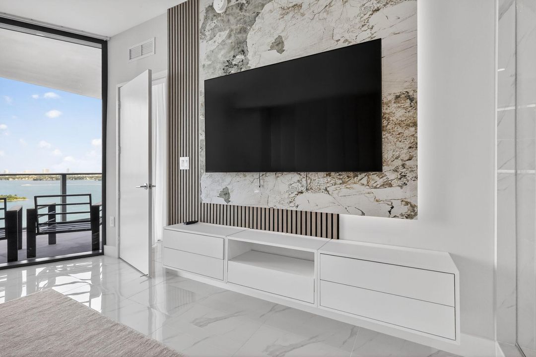 For Rent: $10,500 (3 beds, 3 baths, 1545 Square Feet)