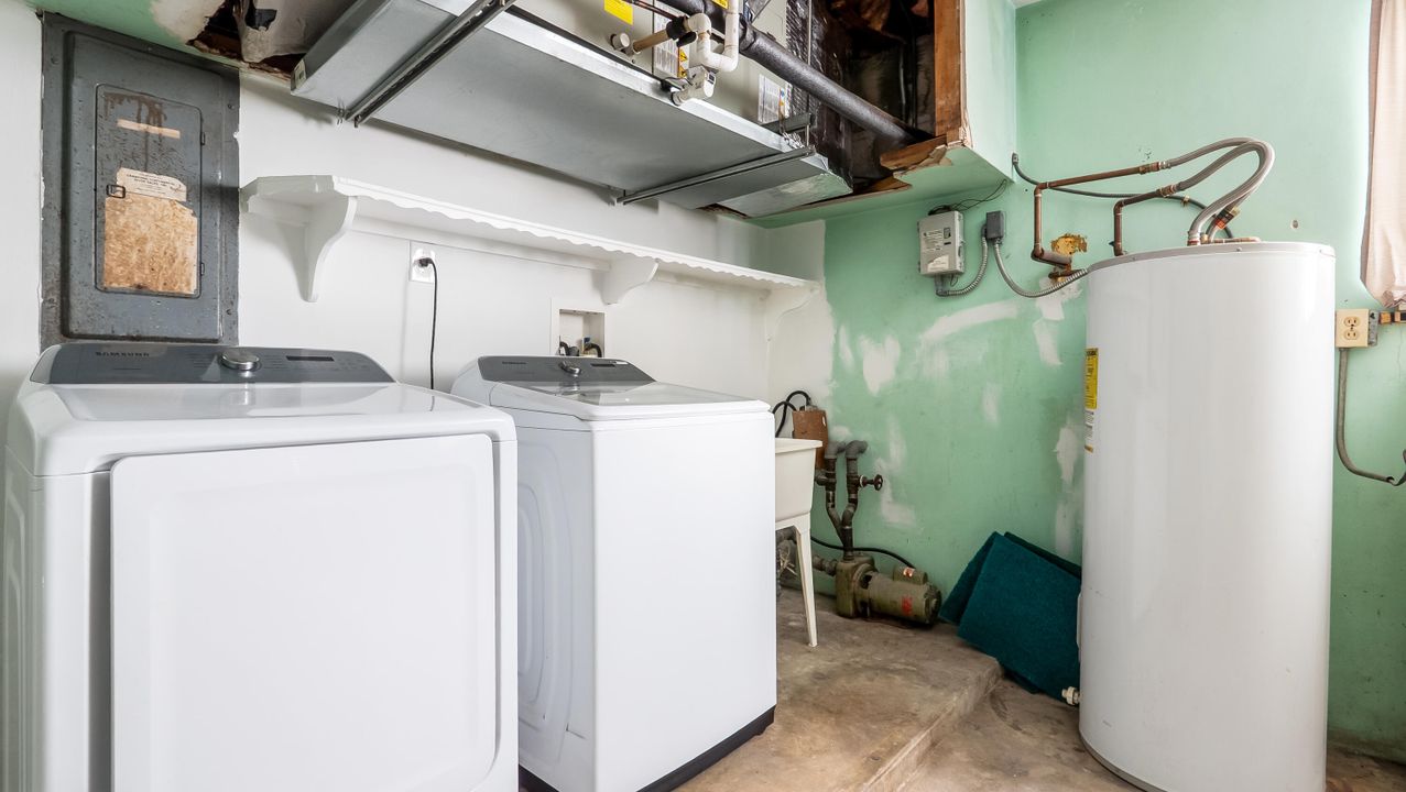 For Sale: $525,000 (4 beds, 2 baths, 2458 Square Feet)