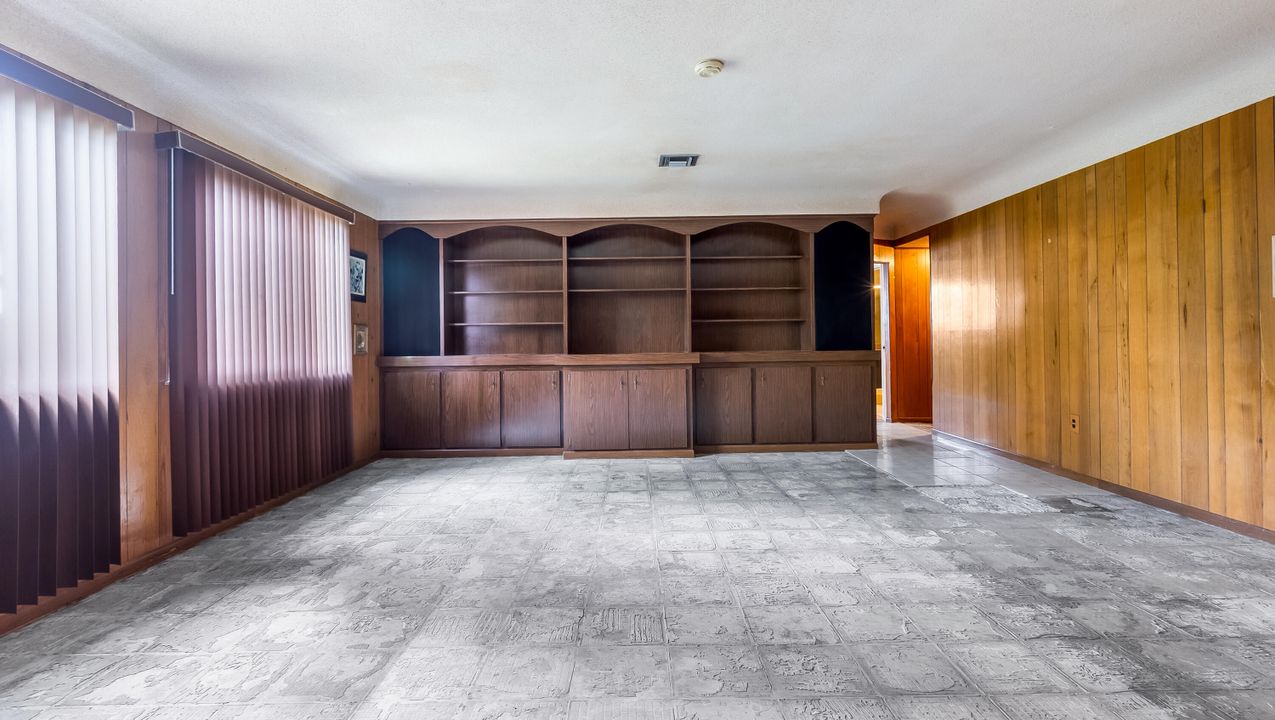 For Sale: $525,000 (4 beds, 2 baths, 2458 Square Feet)