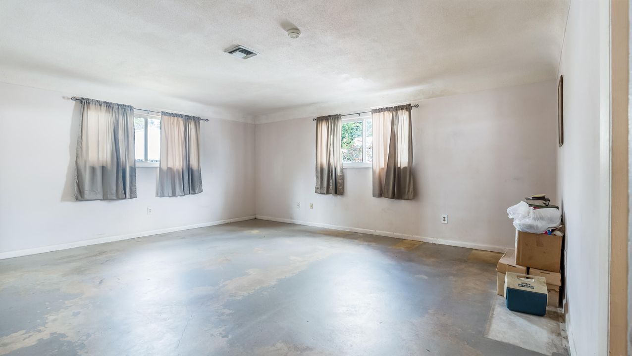 For Sale: $525,000 (4 beds, 2 baths, 2458 Square Feet)