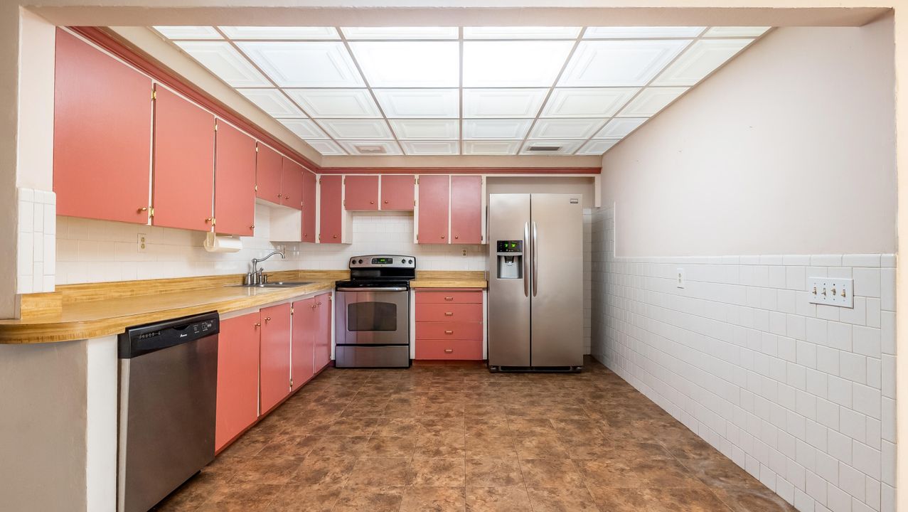 For Sale: $525,000 (4 beds, 2 baths, 2458 Square Feet)