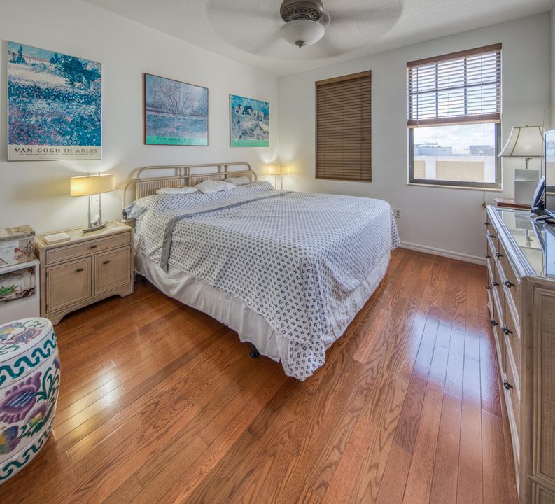 For Sale: $259,900 (1 beds, 1 baths, 665 Square Feet)