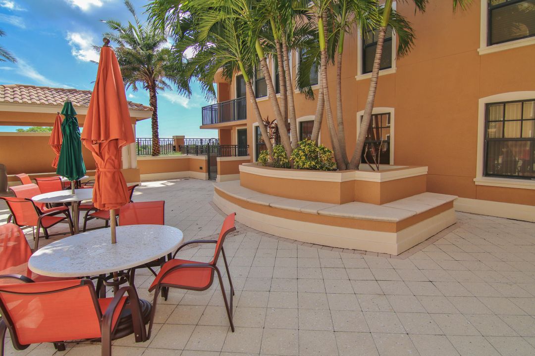 For Sale: $259,900 (1 beds, 1 baths, 665 Square Feet)