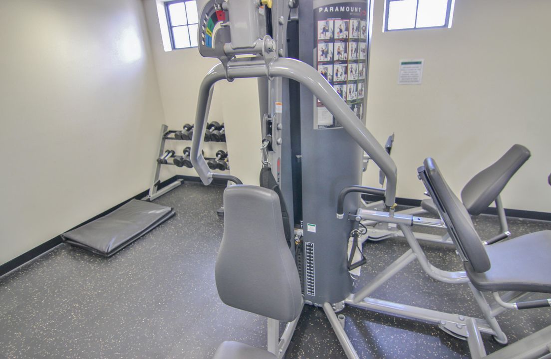 For Sale: $259,900 (1 beds, 1 baths, 665 Square Feet)