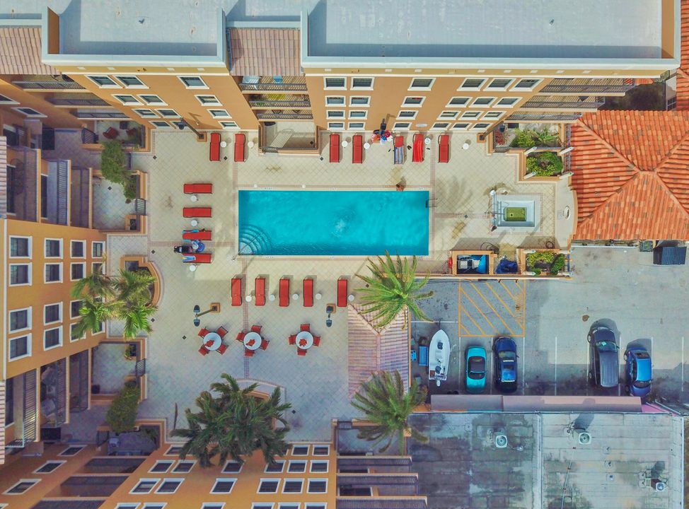 For Sale: $259,900 (1 beds, 1 baths, 665 Square Feet)