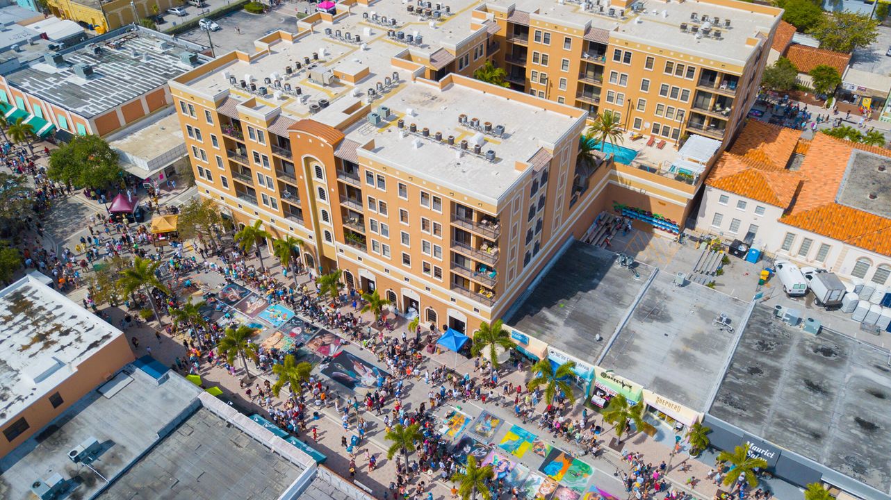 For Sale: $259,900 (1 beds, 1 baths, 665 Square Feet)