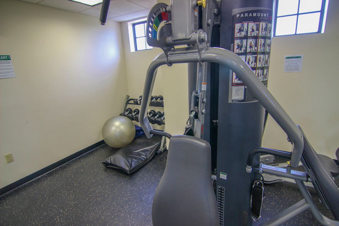 For Sale: $259,900 (1 beds, 1 baths, 665 Square Feet)