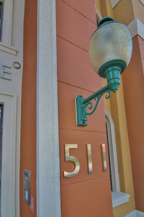 For Sale: $259,900 (1 beds, 1 baths, 665 Square Feet)