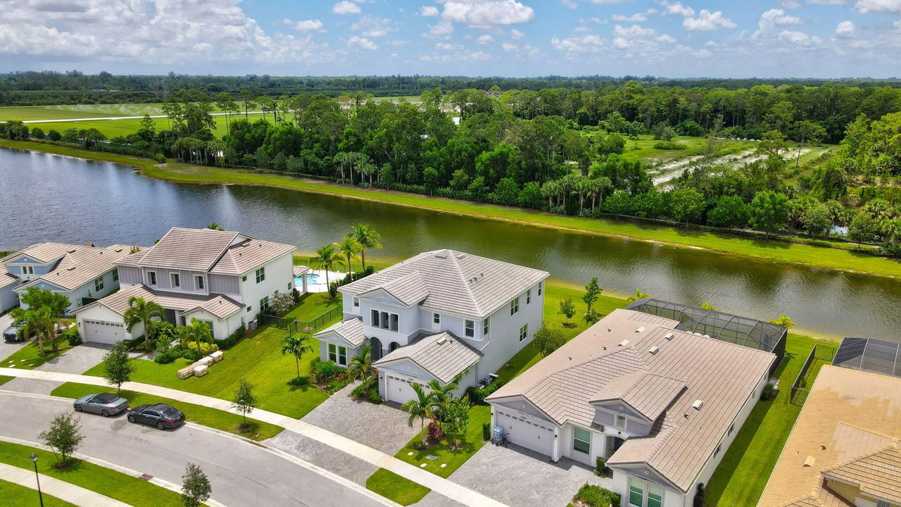 For Rent: $6,000 (6 beds, 4 baths, 4110 Square Feet)