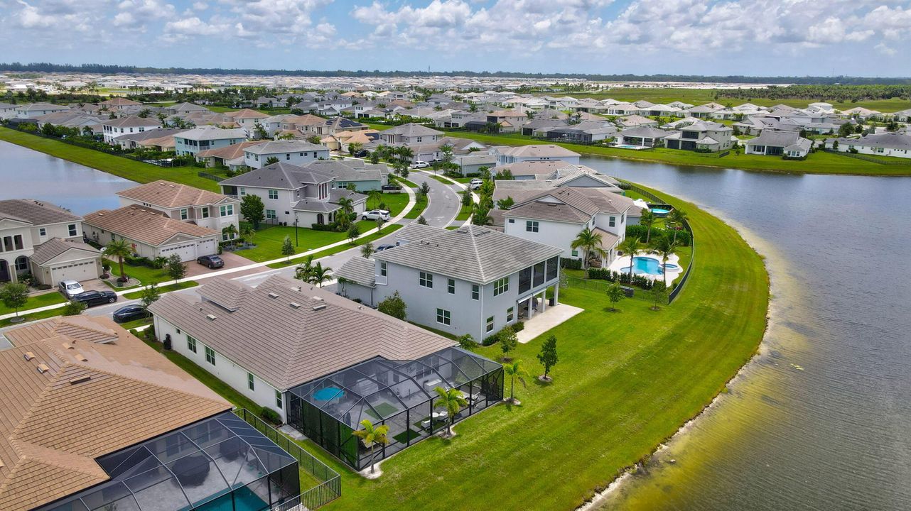 For Rent: $6,000 (6 beds, 4 baths, 4110 Square Feet)