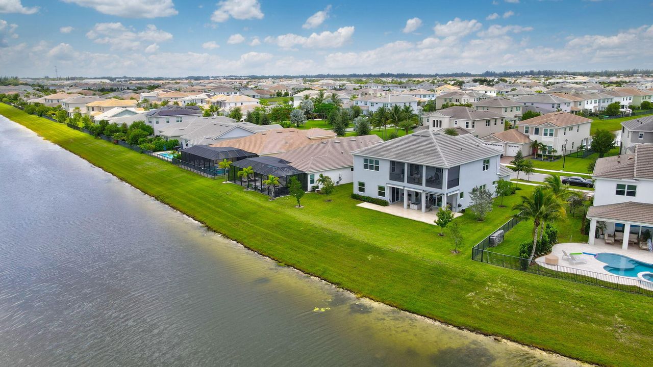 For Rent: $6,000 (6 beds, 4 baths, 4110 Square Feet)