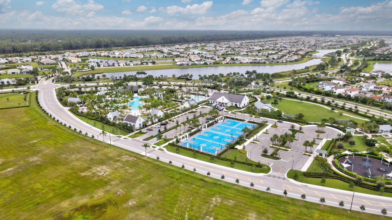 For Rent: $6,000 (6 beds, 4 baths, 4110 Square Feet)