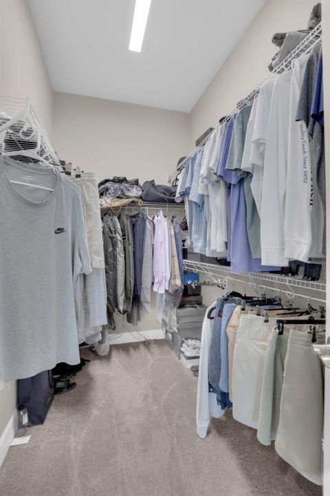 For Rent: $6,000 (6 beds, 4 baths, 4110 Square Feet)