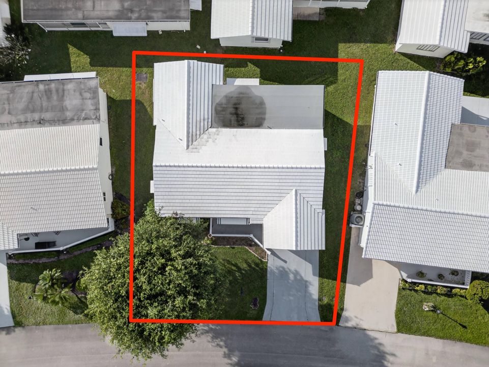 For Sale: $299,000 (2 beds, 2 baths, 1288 Square Feet)