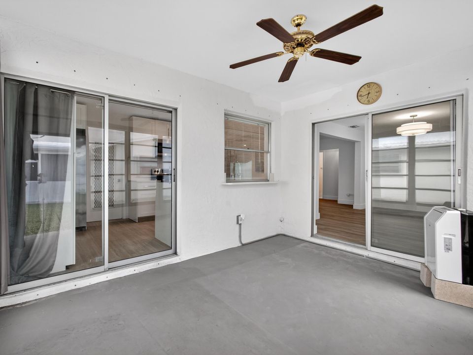 For Sale: $299,000 (2 beds, 2 baths, 1288 Square Feet)