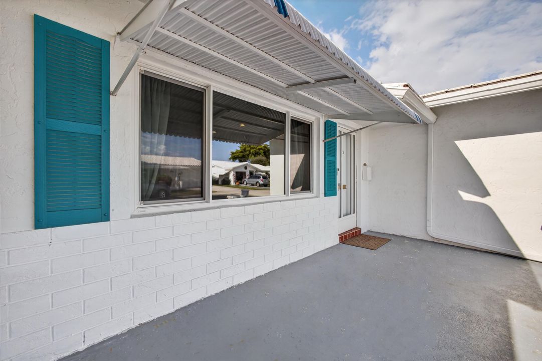 For Sale: $299,000 (2 beds, 2 baths, 1288 Square Feet)