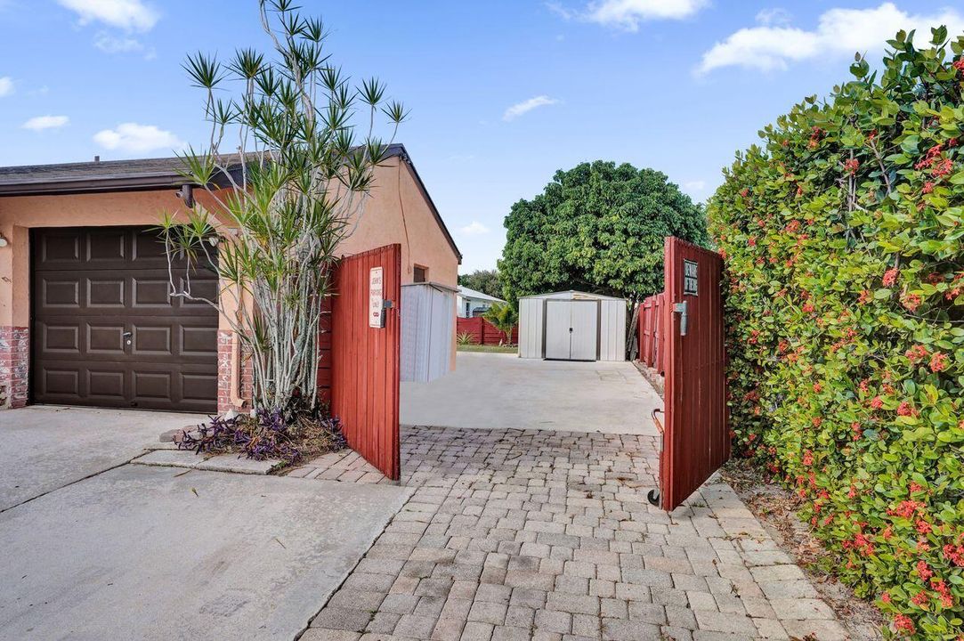 待售: $405,000 (3 贝兹, 2 浴室, 1258 平方英尺)