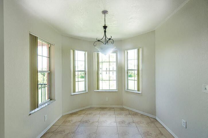 For Rent: $1,850 (2 beds, 2 baths, 1350 Square Feet)