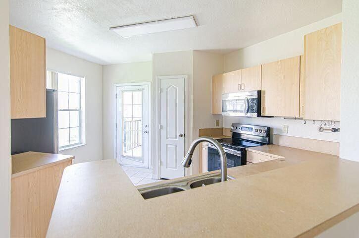 For Rent: $1,850 (2 beds, 2 baths, 1350 Square Feet)