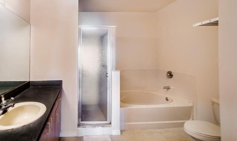 For Rent: $1,850 (2 beds, 2 baths, 1350 Square Feet)