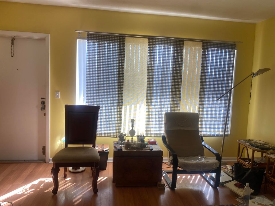 For Sale: $135,000 (1 beds, 1 baths, 614 Square Feet)