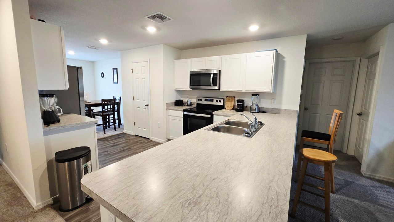 For Sale: $394,990 (3 beds, 2 baths, 1552 Square Feet)