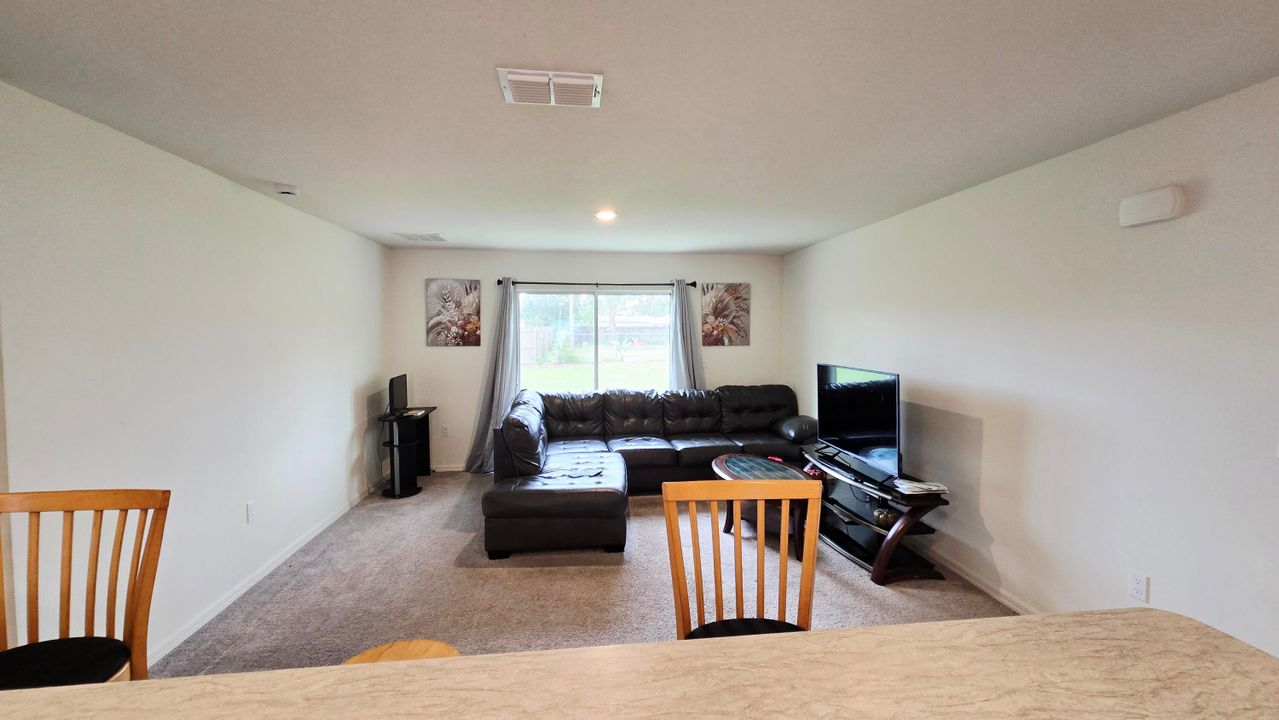 For Sale: $394,990 (3 beds, 2 baths, 1552 Square Feet)