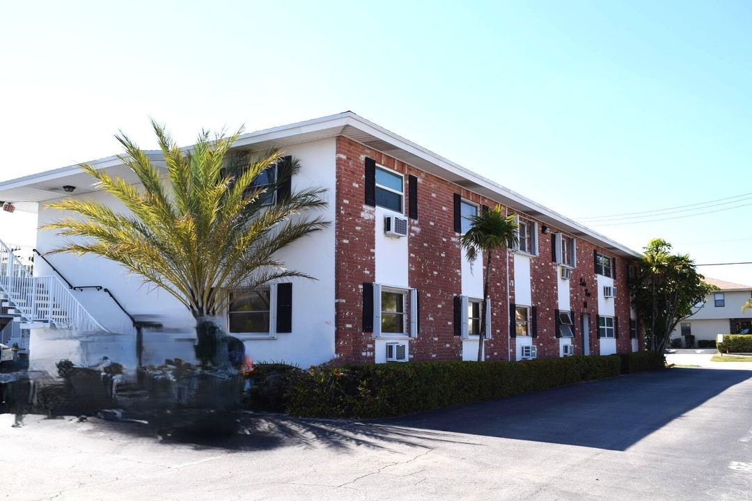 For Rent: $1,800 (2 beds, 1 baths, 775 Square Feet)