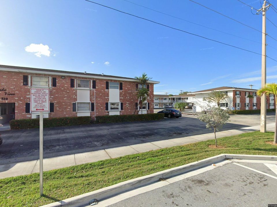 For Rent: $1,800 (2 beds, 1 baths, 775 Square Feet)