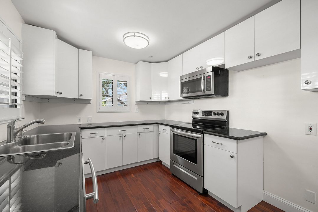 На продажу: $2,690,000 (0 спален, 0 ванн, 5040 Квадратных фут)