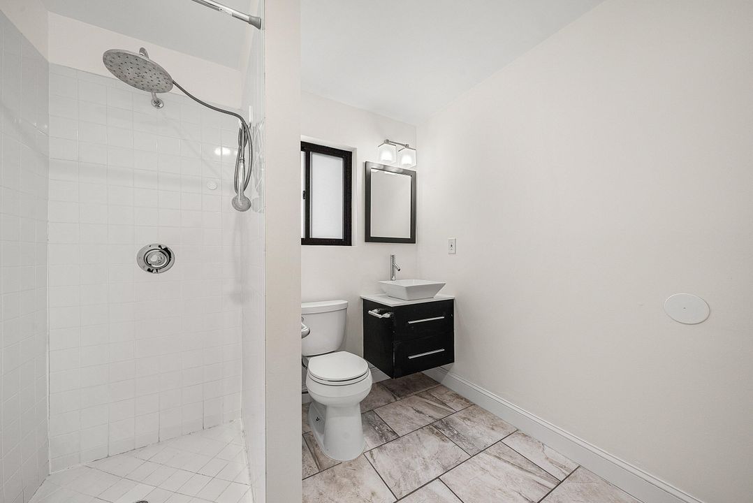 На продажу: $2,690,000 (0 спален, 0 ванн, 5040 Квадратных фут)