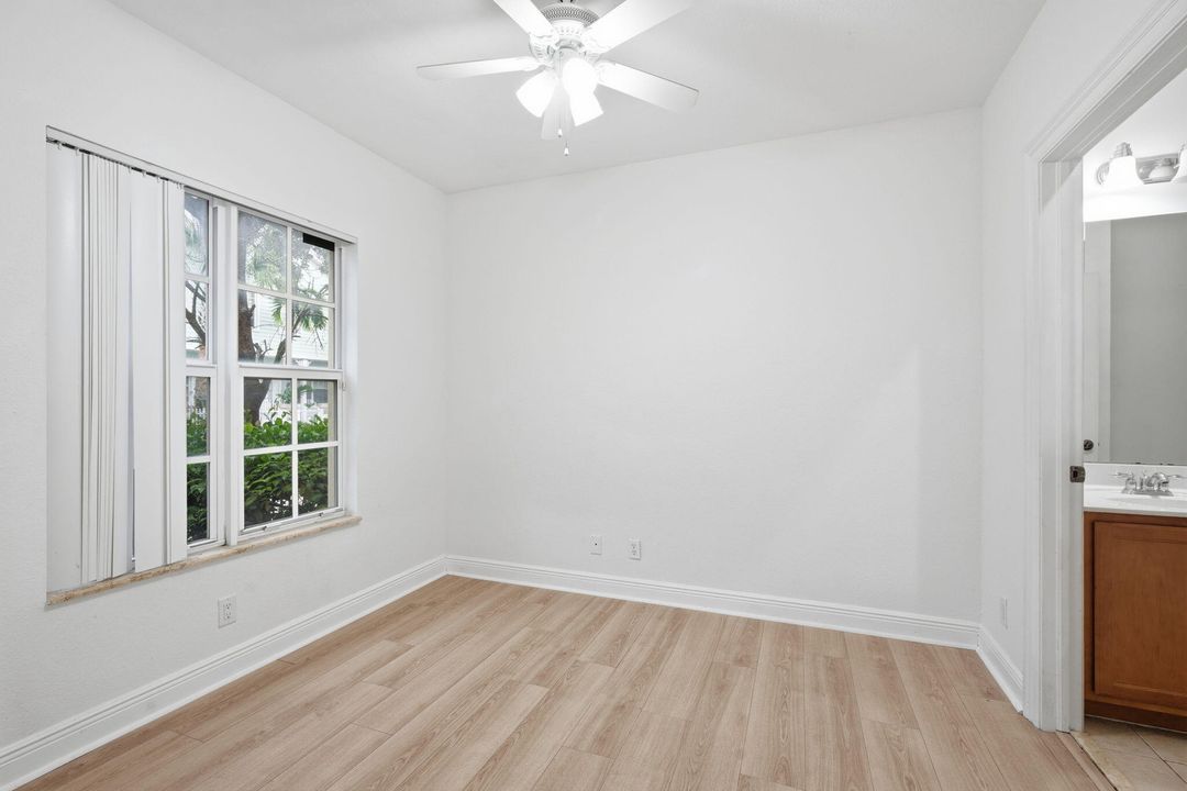 For Rent: $3,099 (3 beds, 3 baths, 1956 Square Feet)