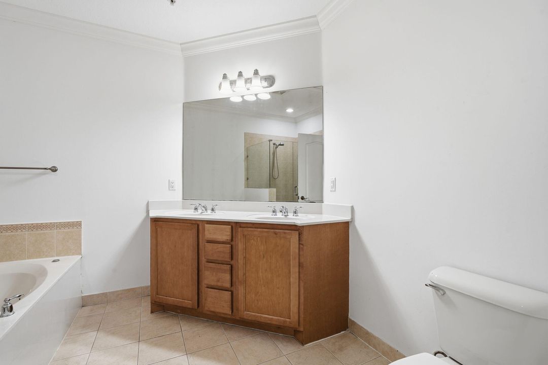 For Rent: $3,099 (3 beds, 3 baths, 1956 Square Feet)