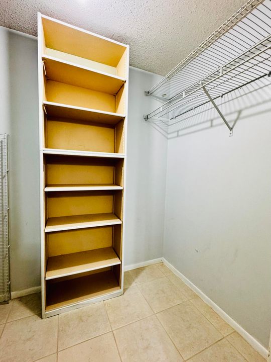 На продажу: $95,000 (1 спален, 1 ванн, 660 Квадратных фут)