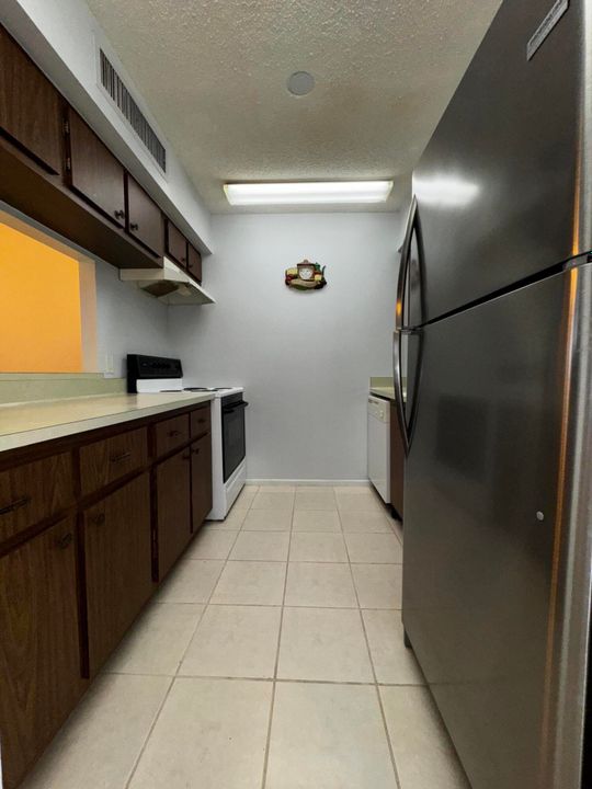 На продажу: $95,000 (1 спален, 1 ванн, 660 Квадратных фут)