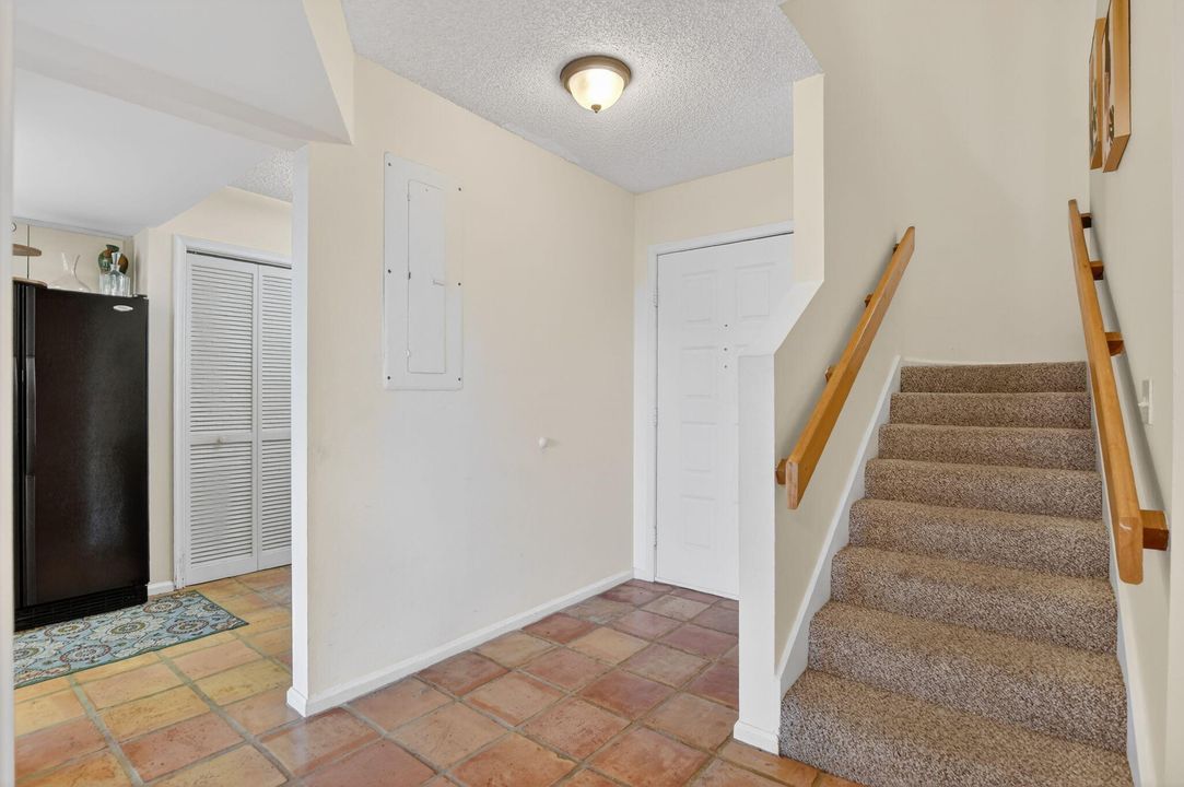 For Sale: $750,000 (2 beds, 2 baths, 1311 Square Feet)