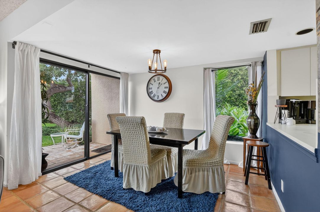 For Sale: $750,000 (2 beds, 2 baths, 1311 Square Feet)