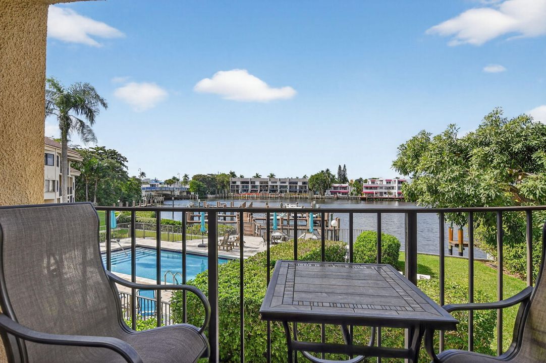 For Sale: $750,000 (2 beds, 2 baths, 1311 Square Feet)